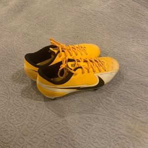 Nike soccer cleats!  Size 5.5